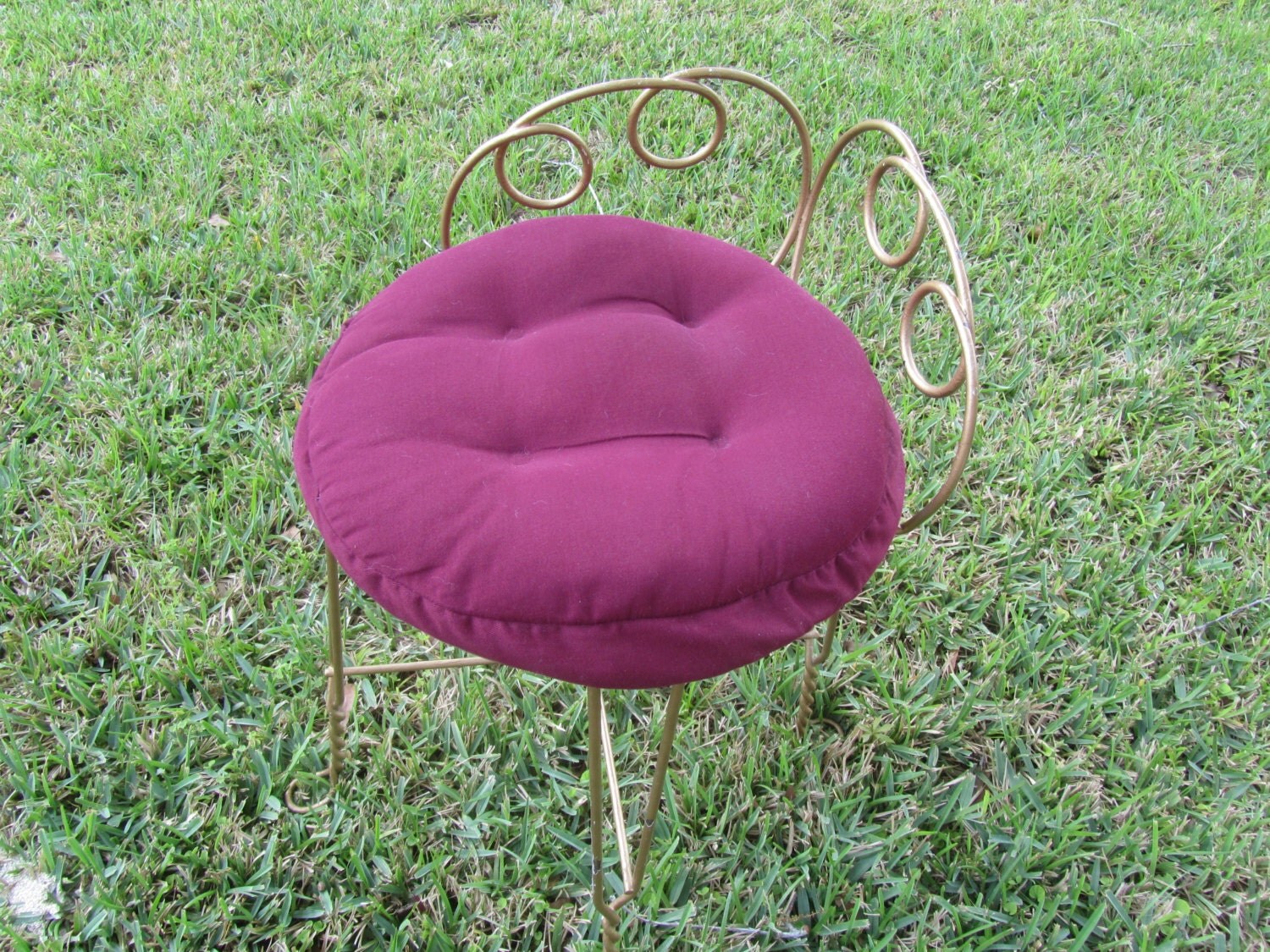 Mid Century Vanity Chair, Metal Chair, Makeup Chair, great retro decor