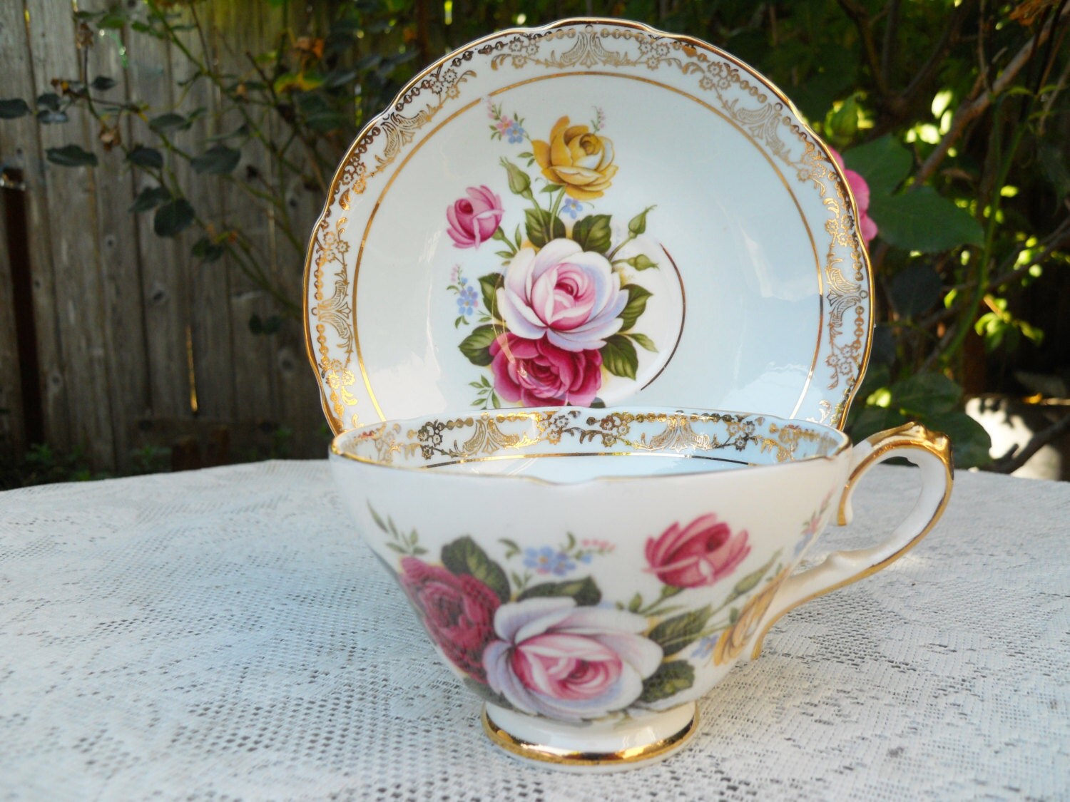 Royal Sutherland Teacup Fine Bone China Staffordshire England