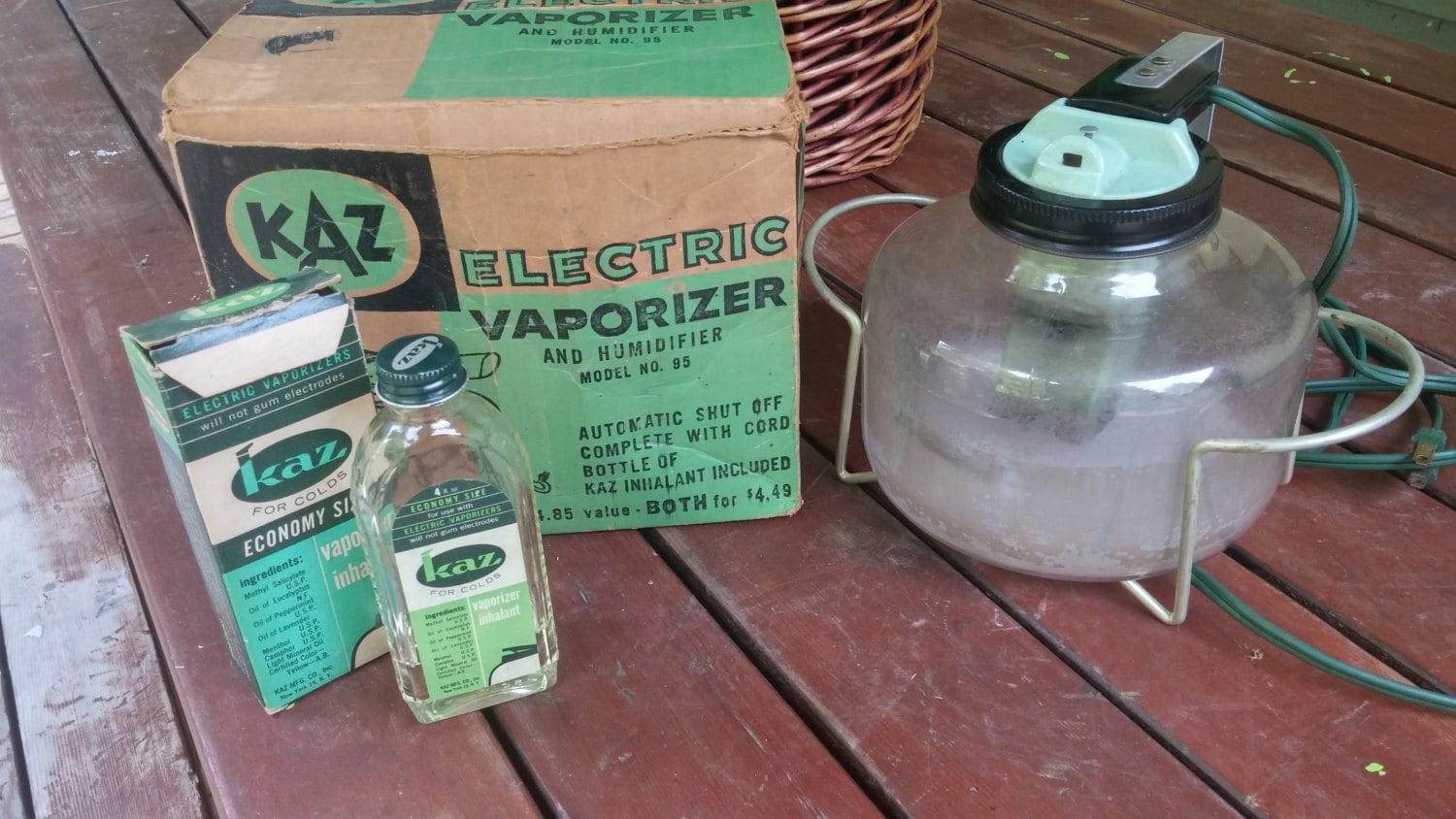 Vintage KAZ Model 95 Electric Vaporizer & Humidifier with