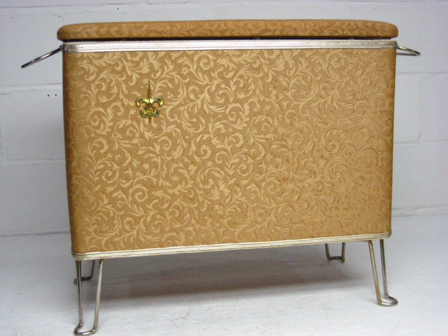 Vintage Laundry Hamper Laundry Basket Mid Century Hollywood