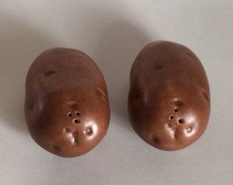 Vintage Ceramic Potato Salt & Pepper Shakers Realistic-looking