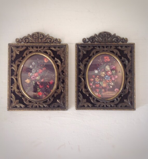 Victorian Wall DecorVictorian BedroomBlack and