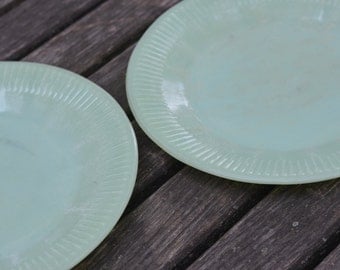 Well Worn JADITE Vintage FIRE KING Oven Glass ... Set Of 2 Snack Plates