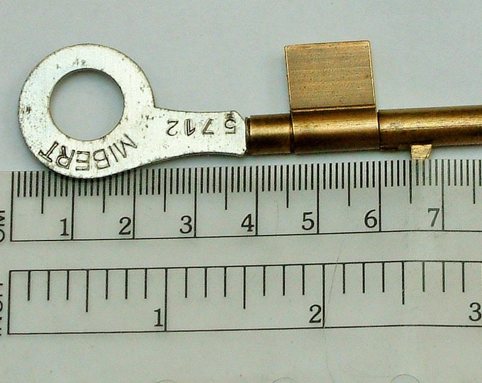 vintage key/security key/lock key/vintage key and lock/key/vintagekey/skeleton key/old key/steampunk/treasury key/lock/vintage lock /padlock