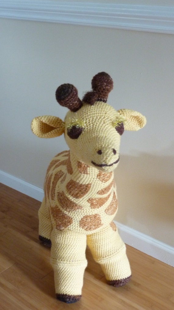 giraffe cuddly toys