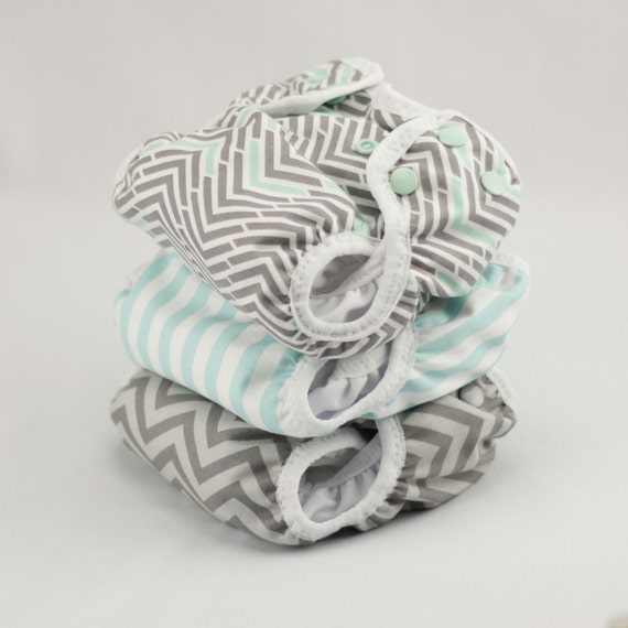 Set of 3 Newborn Cloth Diapers with umbilical cord snaps
