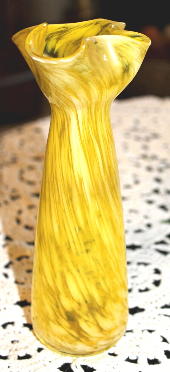 Beautiful Vintage Lemon Yellow Italian Murano Glass Vase