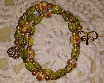 Beautiful Large Green and Gold Memory Wire Bracelet (E 385)