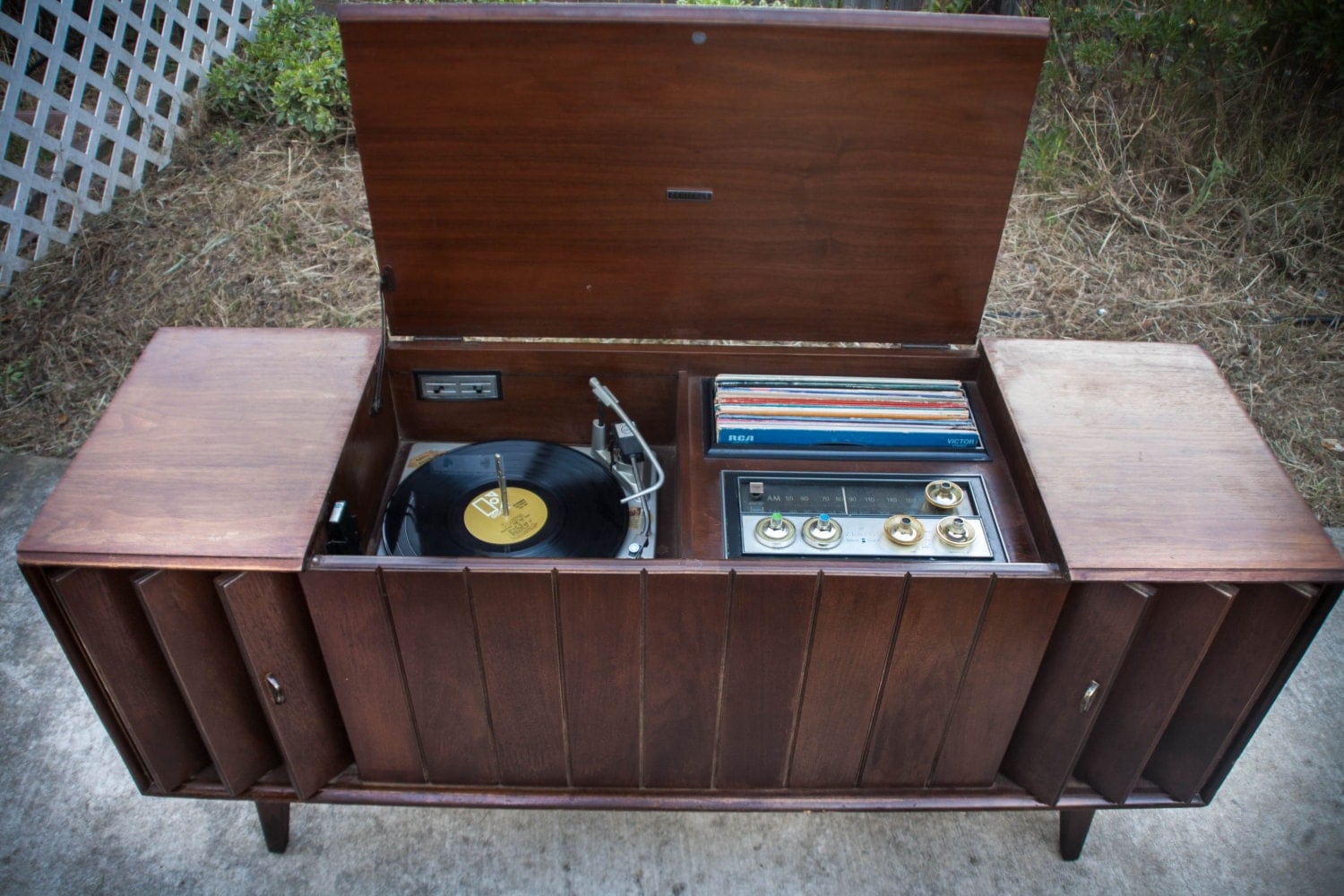 Mid Century Modern Stereo Console Credenza Danish 1967 Zenith X930