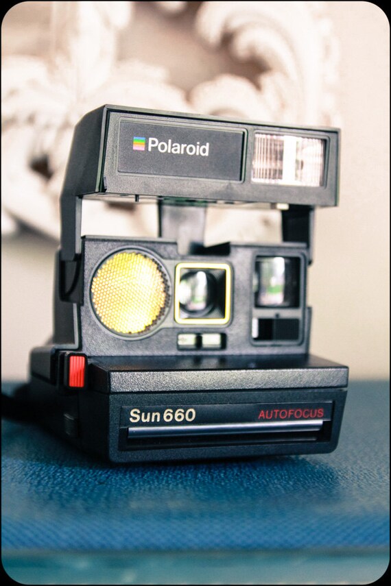 Vintage 1981 Polaroid Sun 660 Auto Focus Flash Instant Develop