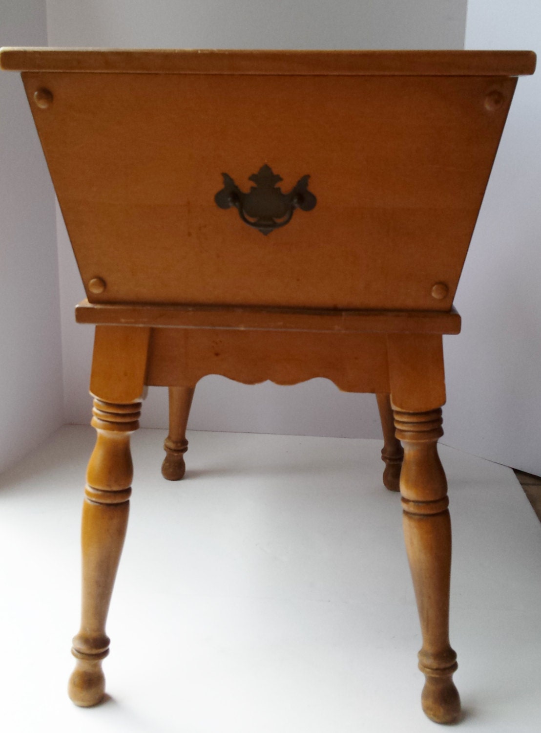 Vintage Colonial Style End Table with by ThereAndBackVintage