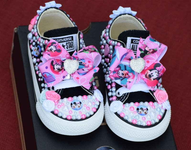 minnie mouse bedazzled shoes