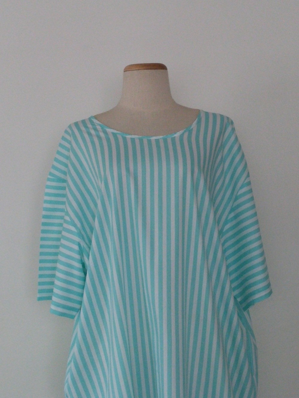 Hospital Gown XL Post Surgery / Patient Clothing / Elderly