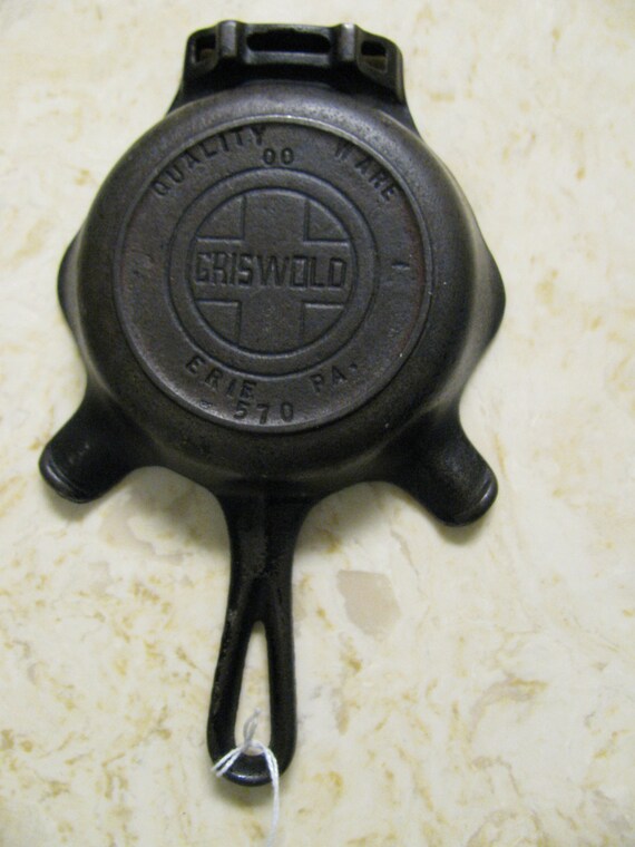 Griswold Cast Iron Ashtray 570