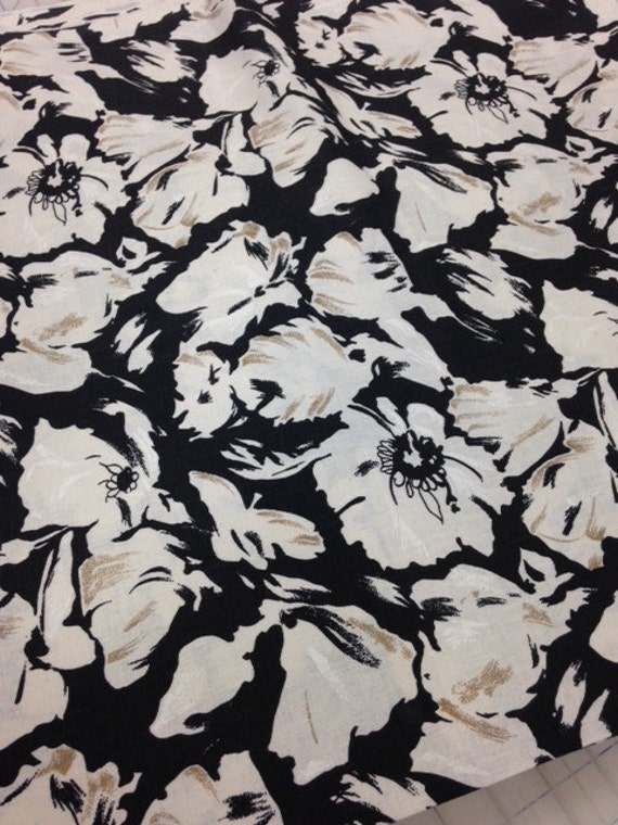 Black and White Floral Cotton Fabric by QuiltersQuartersAZ on Etsy