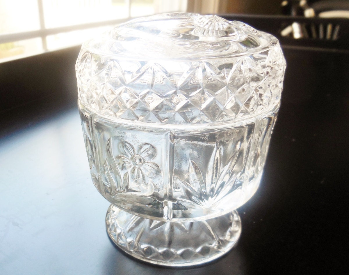 Candy Dish With Lid Avon Vintage Dishes Kitchen Wear Vintage Household