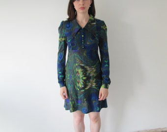 Vintage 1970s Ladies Digital Print Dress