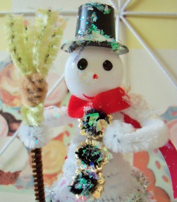 Snowman with Broom / Pipe Cleaner / Made from Vintage Craft
