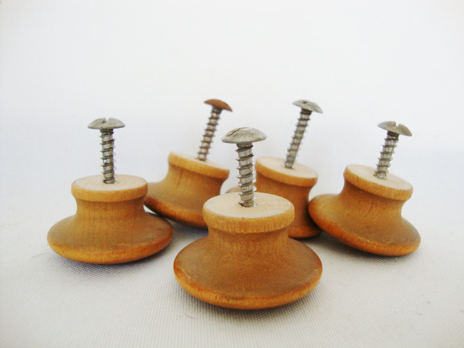 vintage 5 wood knobs