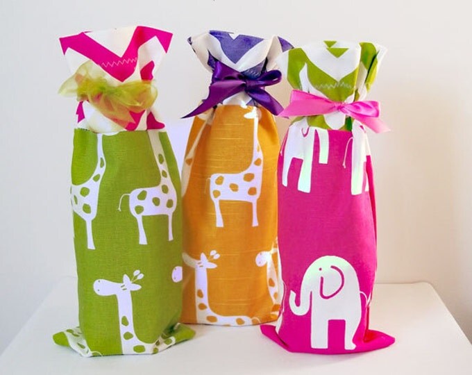 Baby Shower Hostess 4 Pack, Wine Bags, Giraffe and Elephant Prints, Baby Girl Baby Boy Shower, Gender Neutral, Party Prizes, Wine Sack