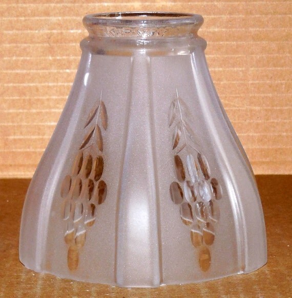 Vtg Art Deco Glass Lamp Shade Sconce by ednasvintagecloset on Etsy