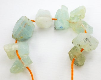 AQUAMARINE BeadS. Natural. Rough Crystals. DRiLLED. Gorgeous Color. 107 cts. 7x12 to 12x16mm (Em2022)