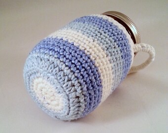 SALE - Blue and white pint size mason jar cozy, crochet jar cover, cover with handle, cozy with handle -