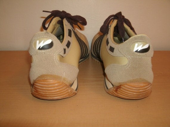 1980s Vintage Pro Wings Athletic Shoes Tan Leather Tennis