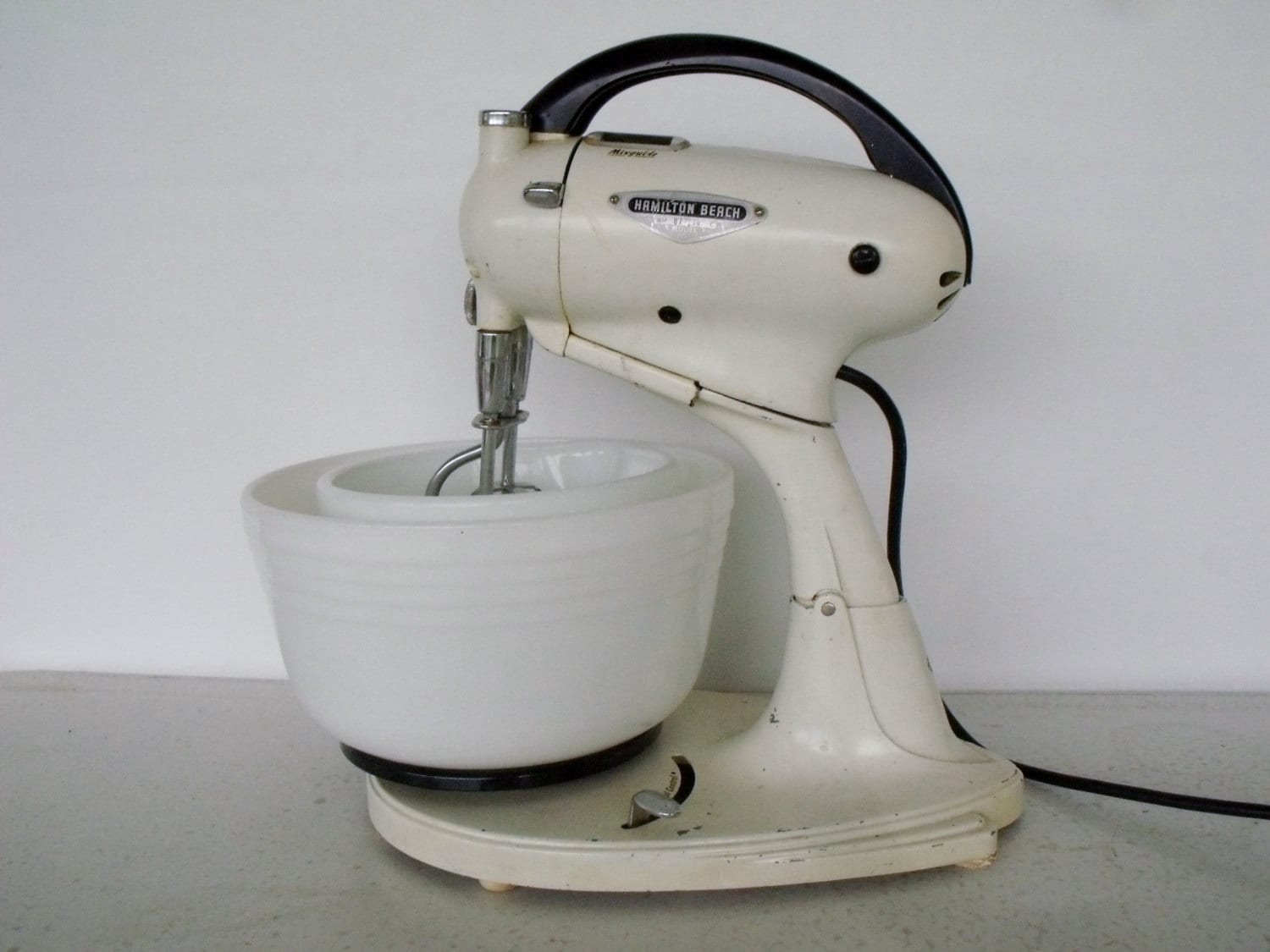 Mixer Hamilton Beach Model G 1940s Stand Mixer Original Bowls