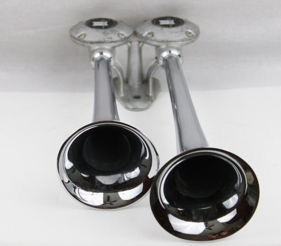 Vintage Dual Air Horns Hadley Dual Air Horns by RiverRatAntiques