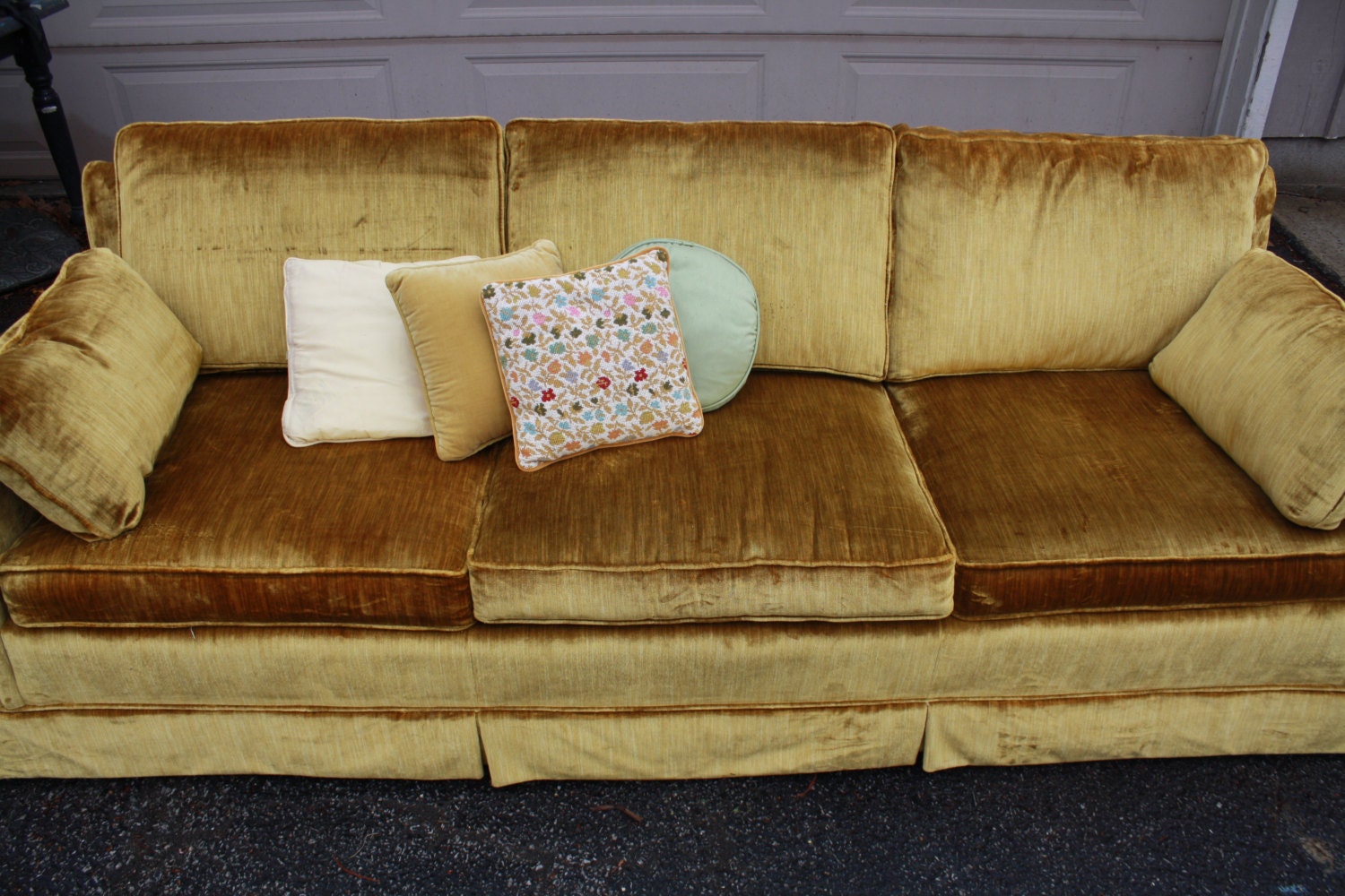 Amazing Vintage Gold velvet Ethan Allen sofa couch – Haute Juice