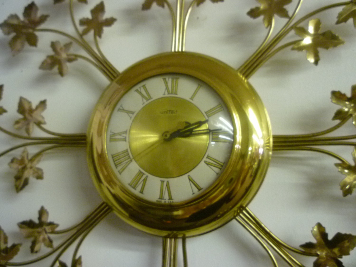Vintage United Electric Wall Clock Ivy Leaves BrassTone