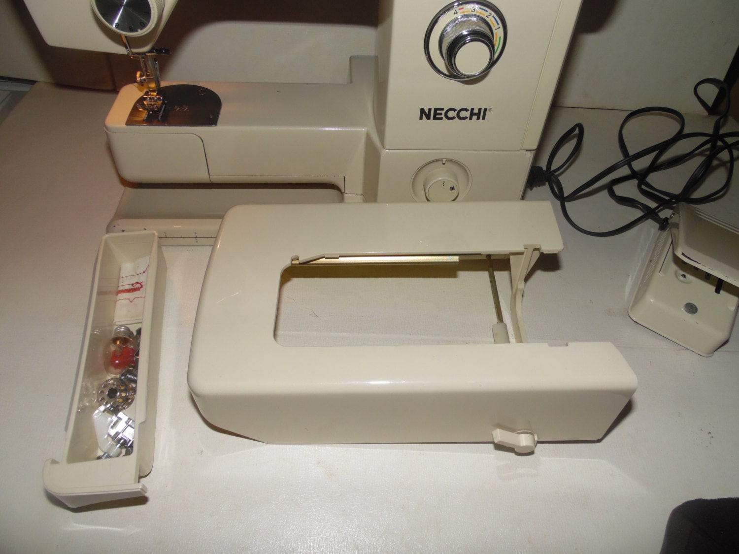 Necchi 535FA Sewing Machine & Carry Case Embroidery Free Arm