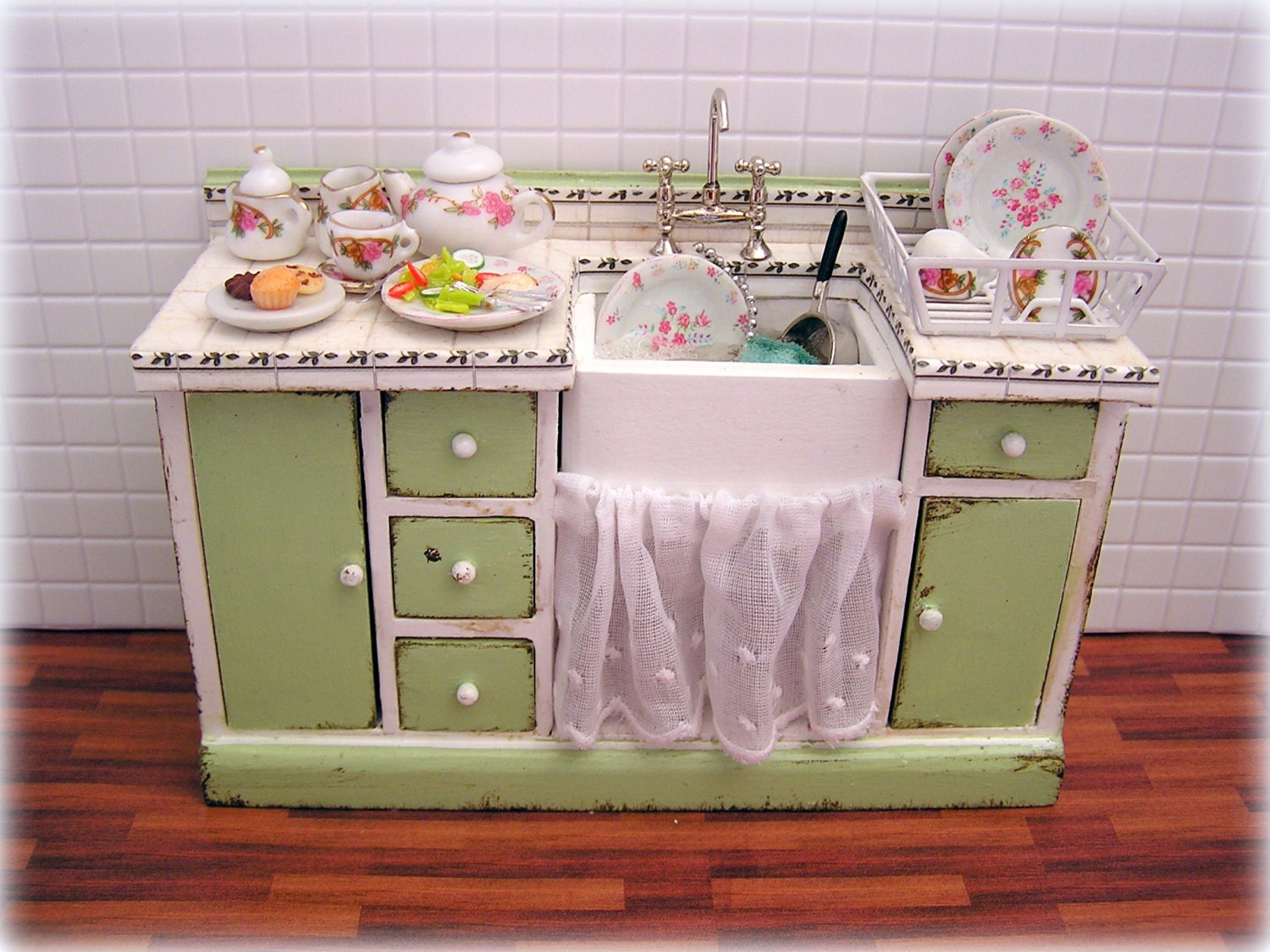 Dollhouse miniature filled Sink Unit in green and white