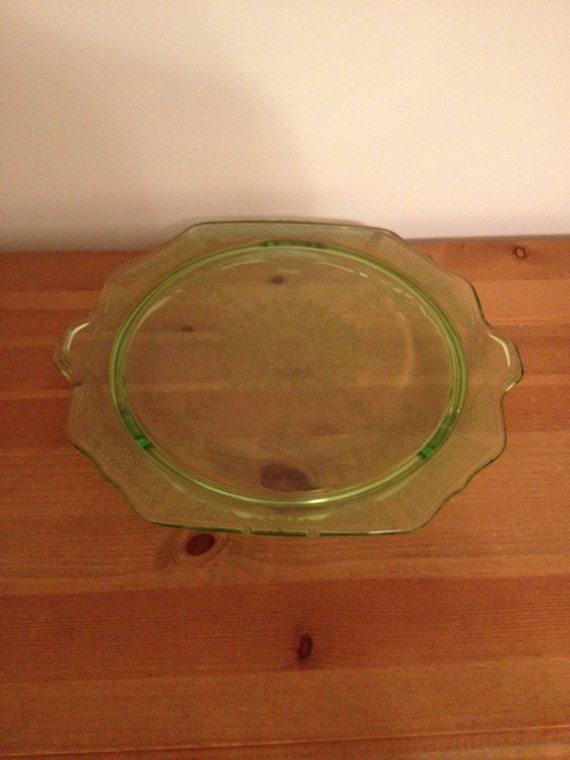 Green Depression Glass Princess Pattern Cake Plate Uranium