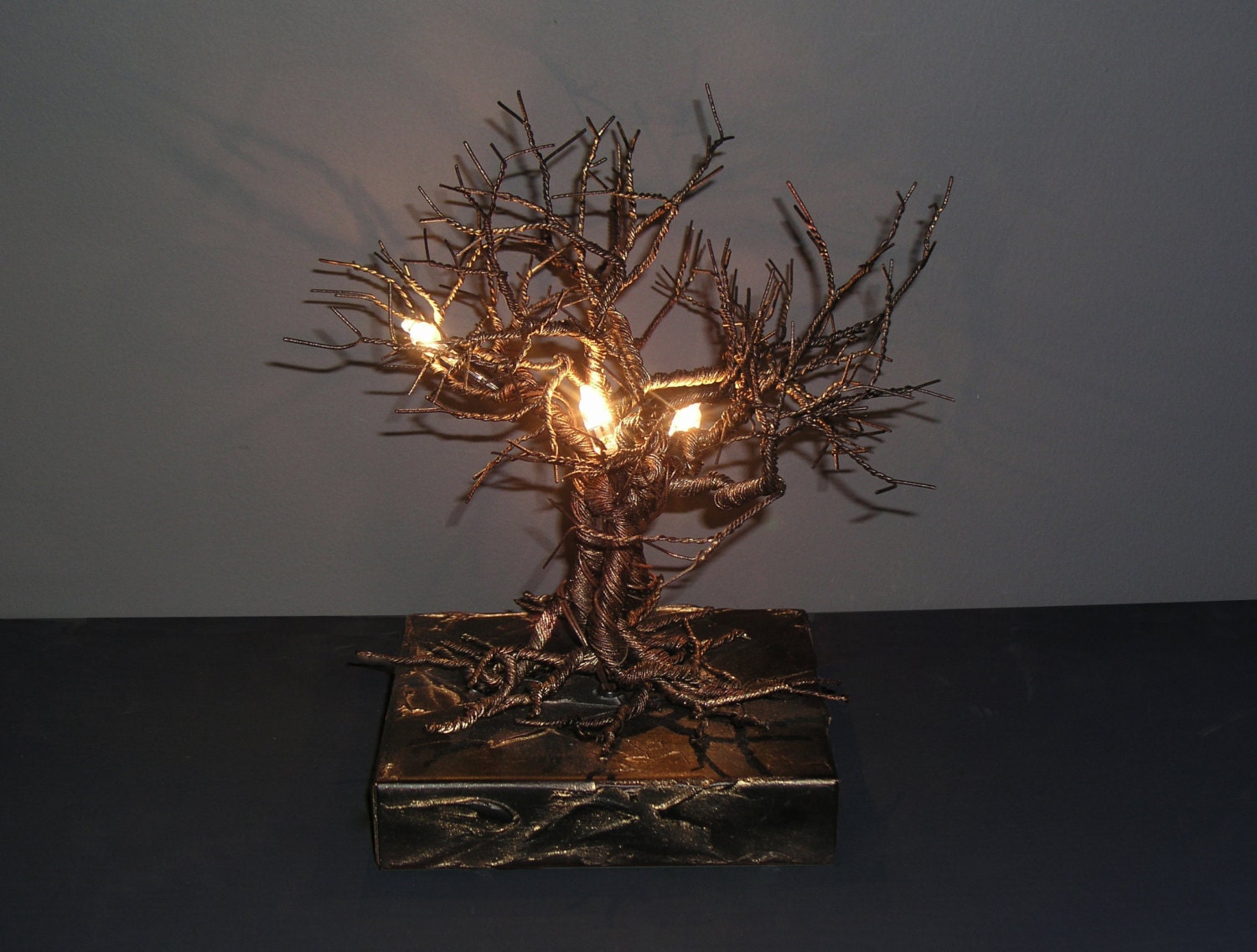 Roots Tree of Life Table lamp