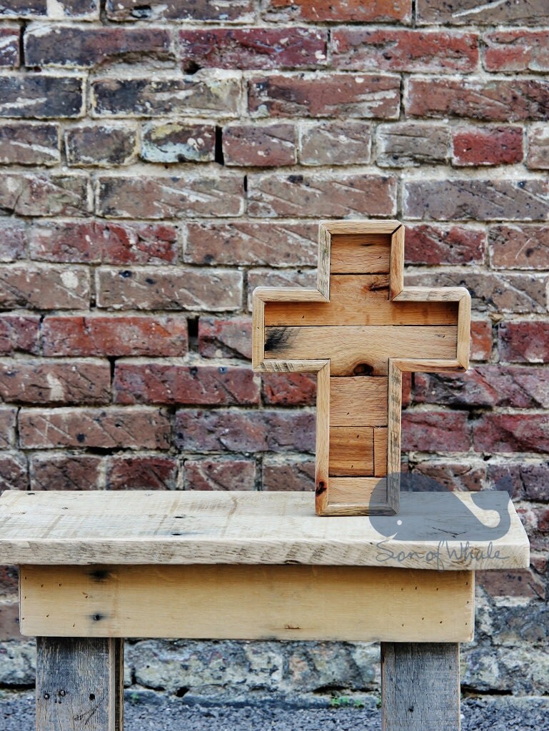 Reclaimed Pallet Wood Cross