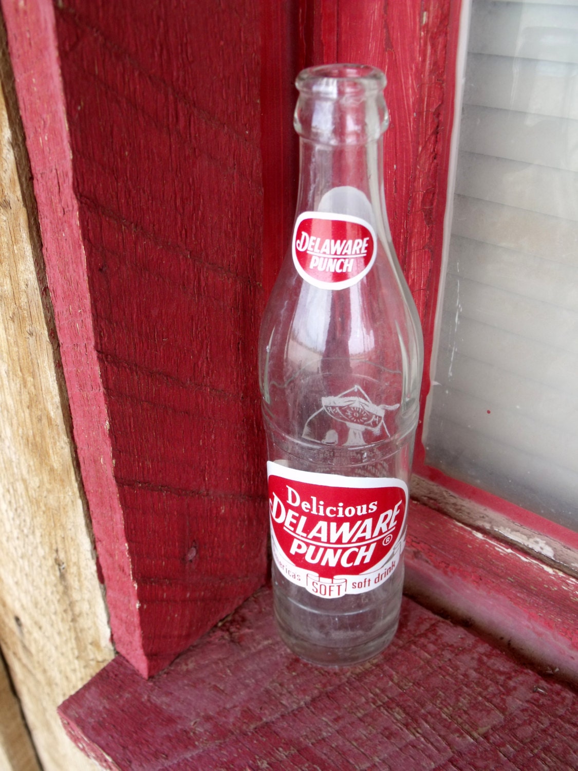 Vintage 10 fl oz Delaware Punch Bottle. Delicious Delaware