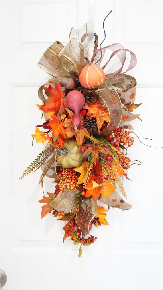 Thanksgiving Teardrop Swag.Fall Swag.Pumpkin and Berries