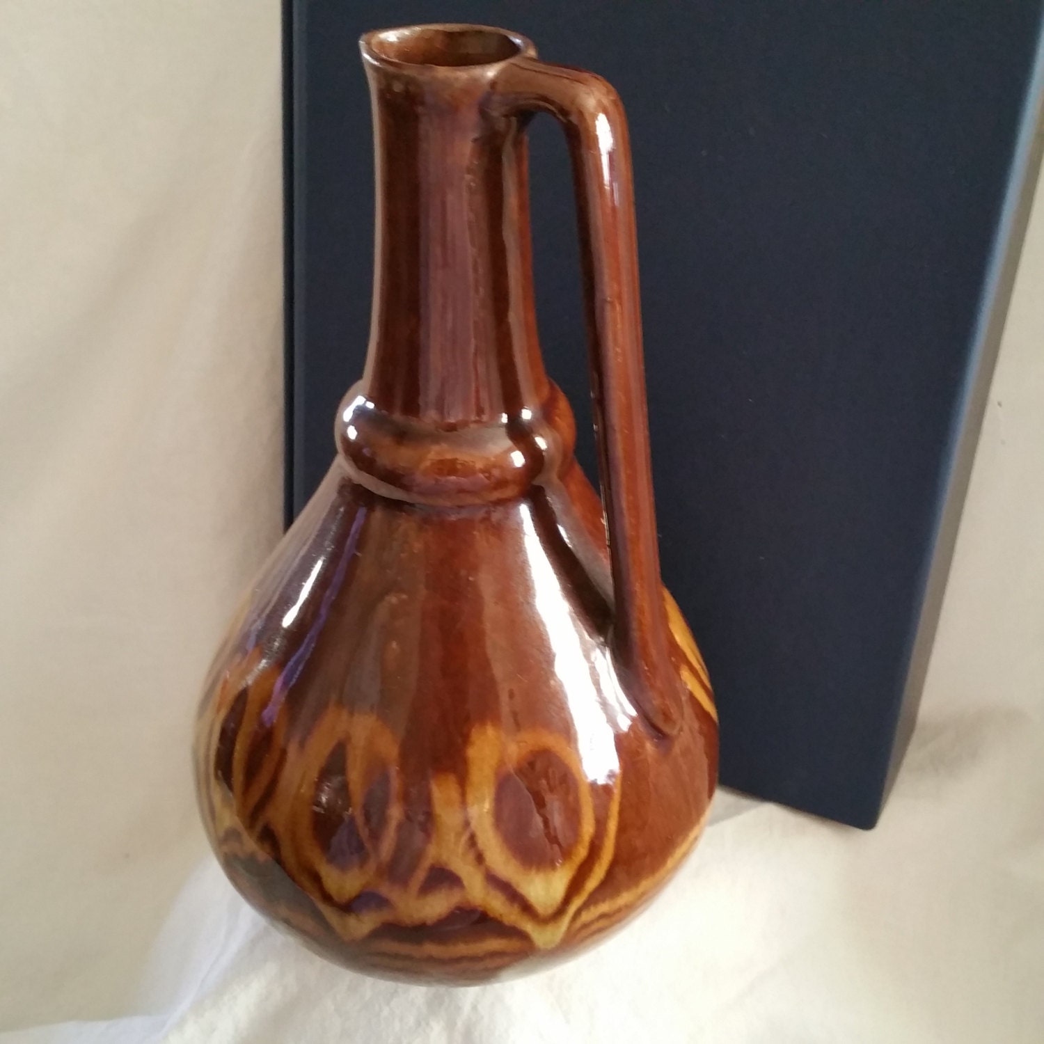Beautiful Vintage Decanter/Vase with Handle Brown and Tan