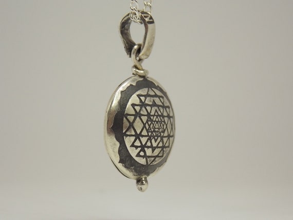 Sri Yantra pendant Sterling Silver spinning by ArgamanDesigns