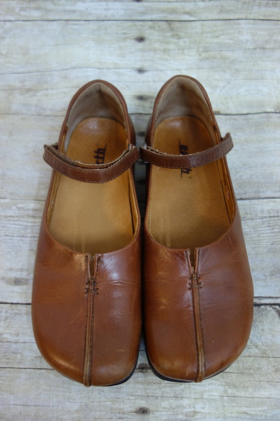 Brown Women's Earth Shoes. Comfy Clog Style with Velcro