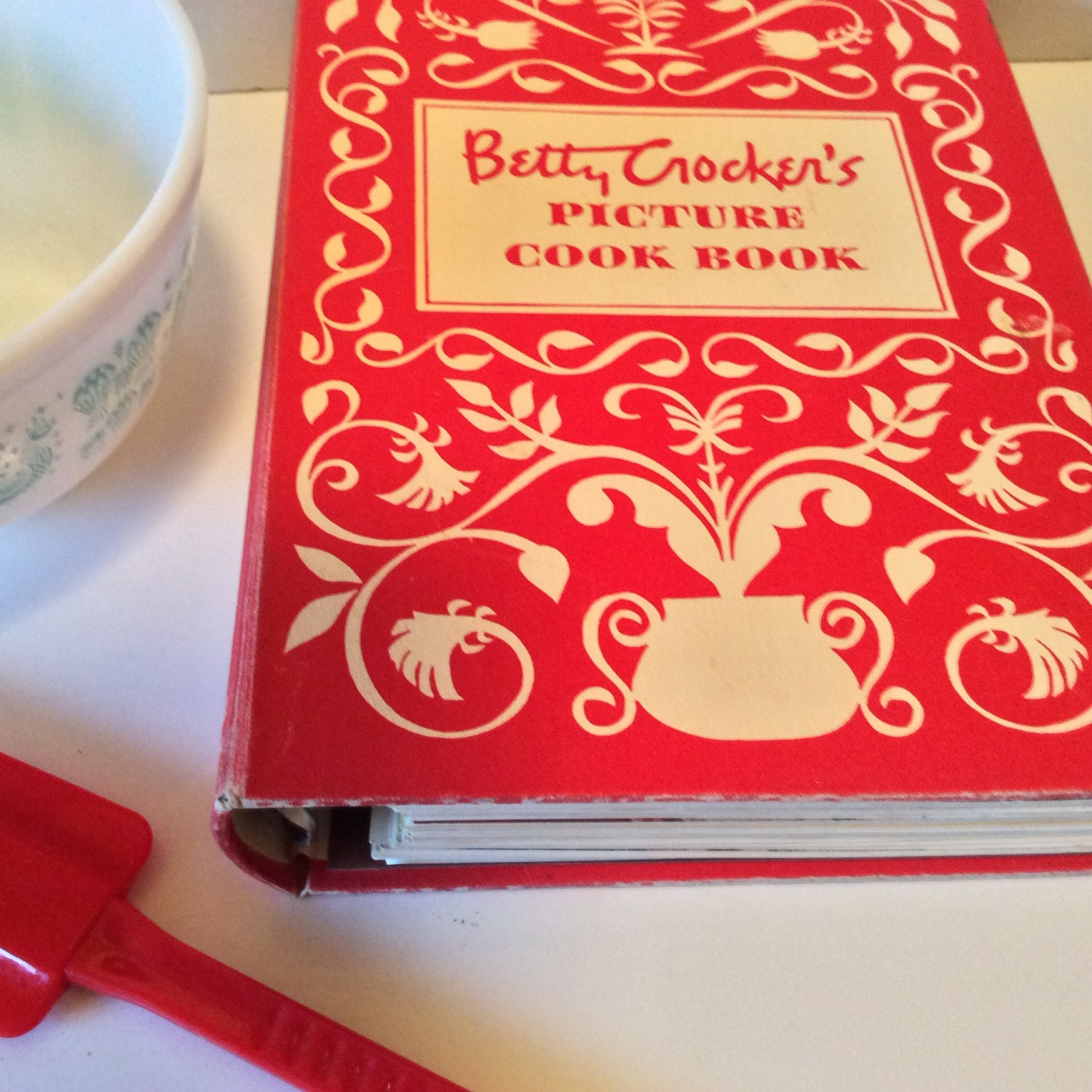 Vintage Betty Crocker's Picture Cookbook 1st edition 9th