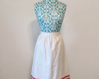 vintage womens skirt // white preppy ribbon trim skirt // 1980s 80s union label