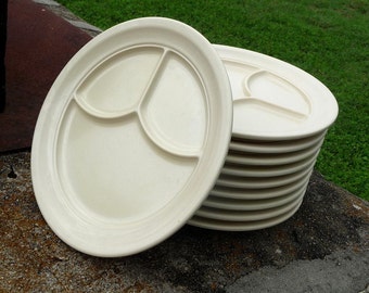 TEN Plates Heavy Dallas Ware 9 3/4in Divided Melmac Picnic Plates, Retro Camp Plates Diveded, Vintage Picnic Divided Plates