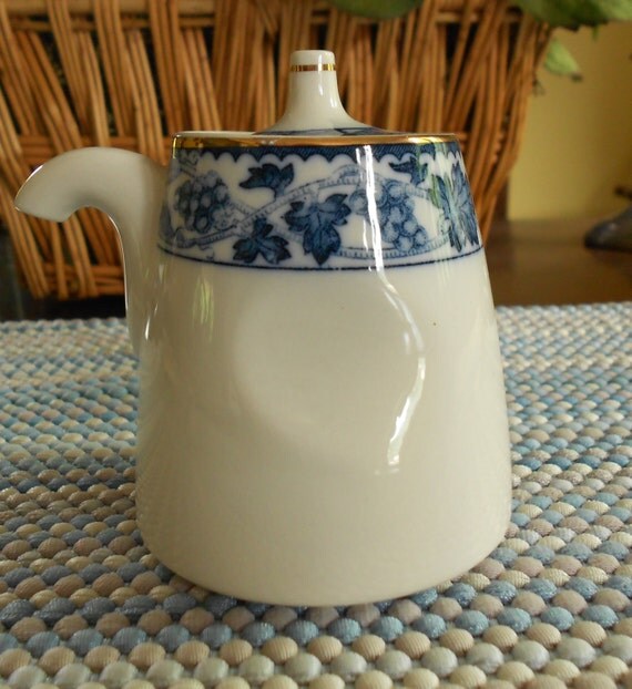 Soy Sauce Pot with Lid Pitcher Creamer Gold & Blue Grapes