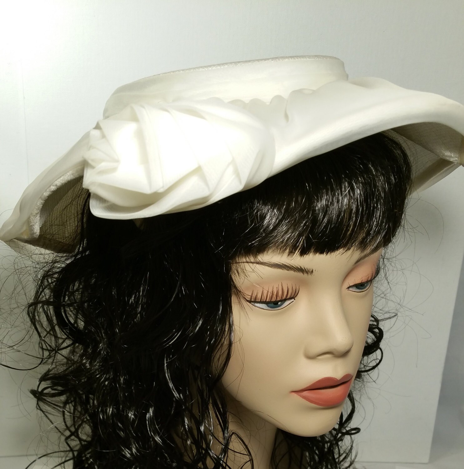 Ivory White Dress Hat Ladies Vintage Hat Parisienne Style Saucer Hat