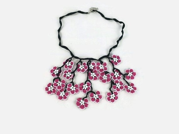 Pink Oya Flowers Crochet  Necklace, Dangling Flower pendant knitted neklace, Boho Chic Spring summer Statement Jewelry