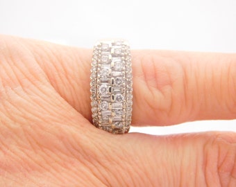 1.00 Carat Total Weight Ladies Baguette & Round Cut Diamond Ring White 14K