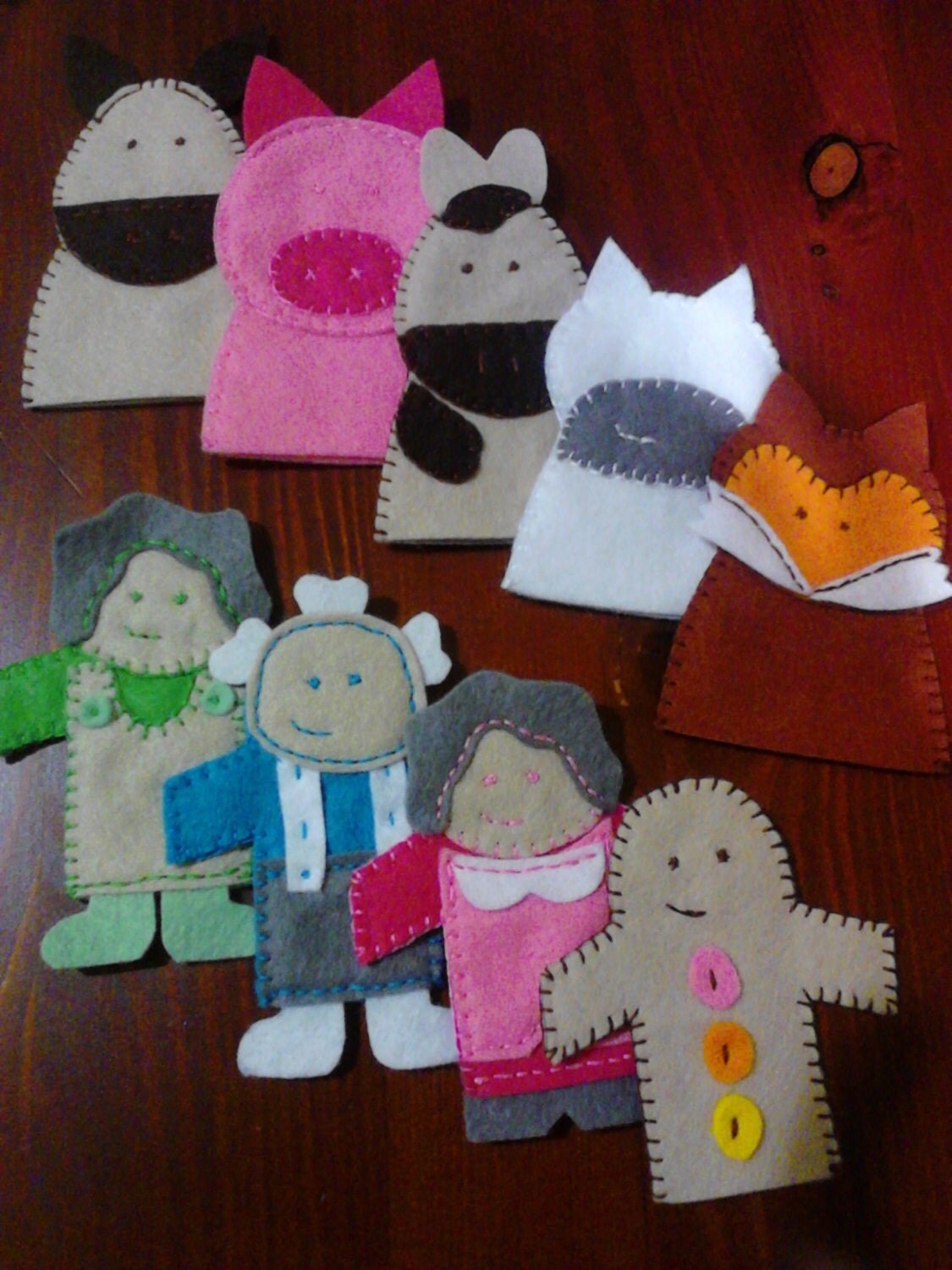 Gingerbread man finger puppets